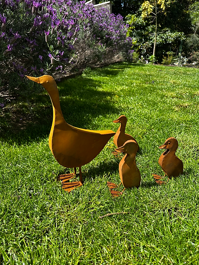 Rusty Metal Duck and Ducklings Set